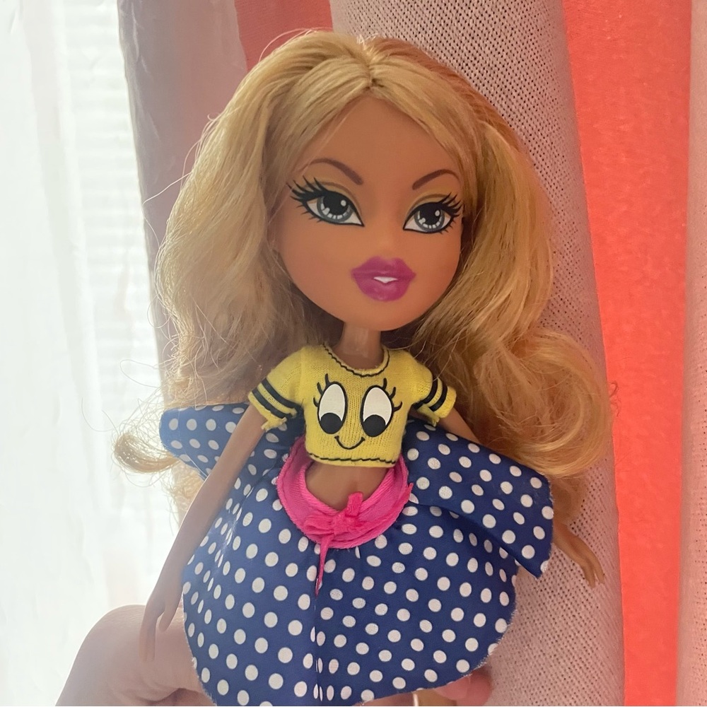 Bratz Doll - Picture 4 of 4